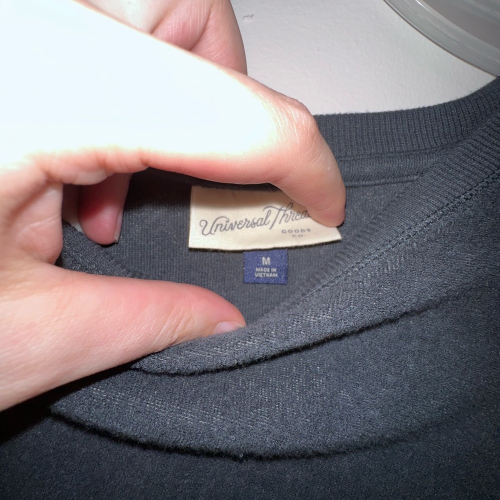 Cropped Sweater - Picture 3 of 4